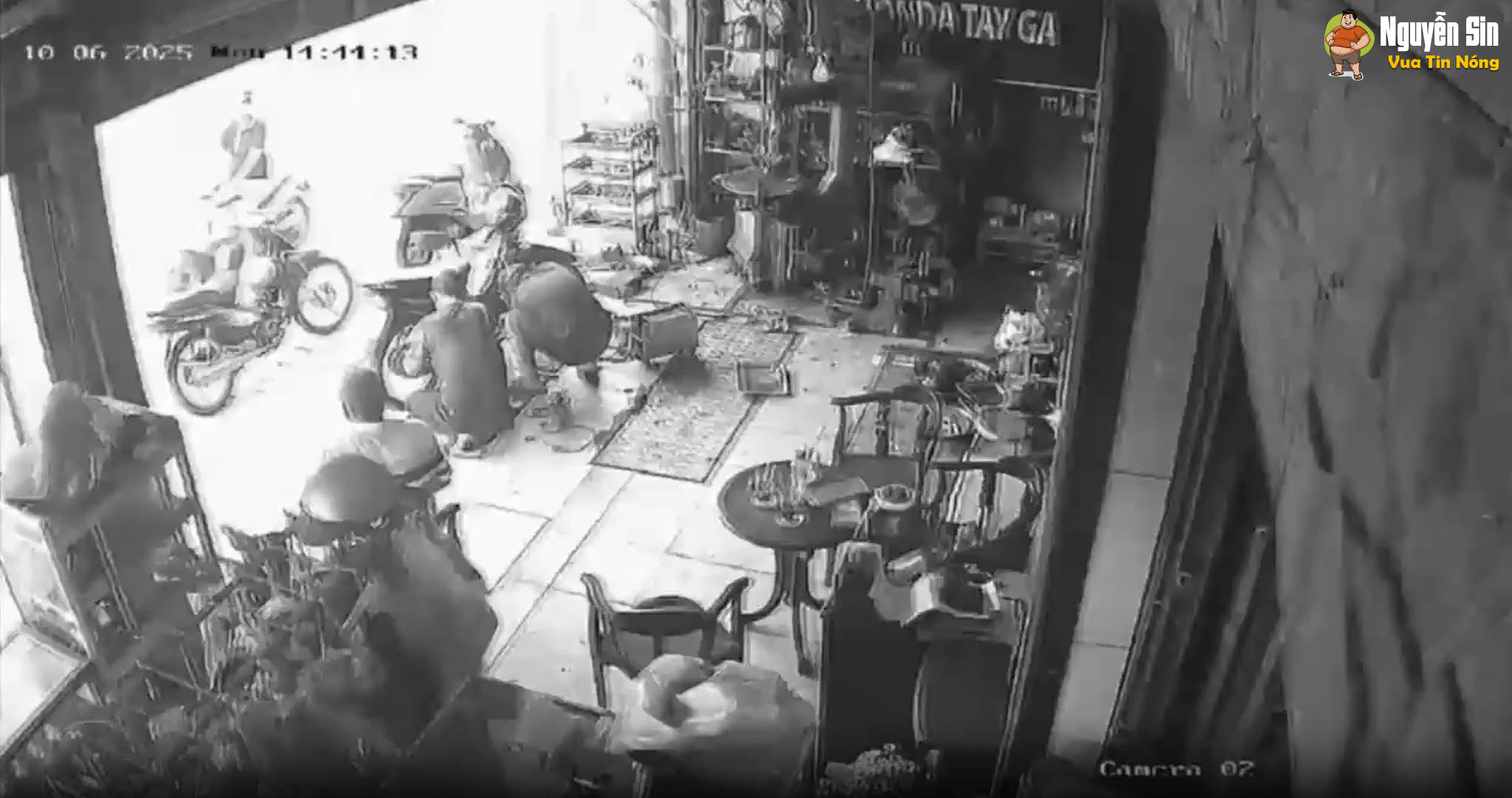 1 người đang sửa xe thì bị điện giật ở Hiếu Phụng, Vĩnh Long