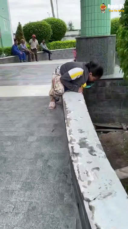 Kiên Giang. 1 €m hs bj đ@’nh h0i đồ/ng đê’n nhâp. vi€n.