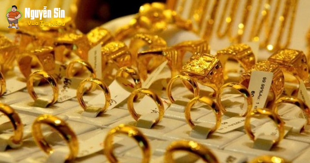 Giá vàng hôm nay: Giảm không phanh, xuất hiện rủi ro chưa từng có