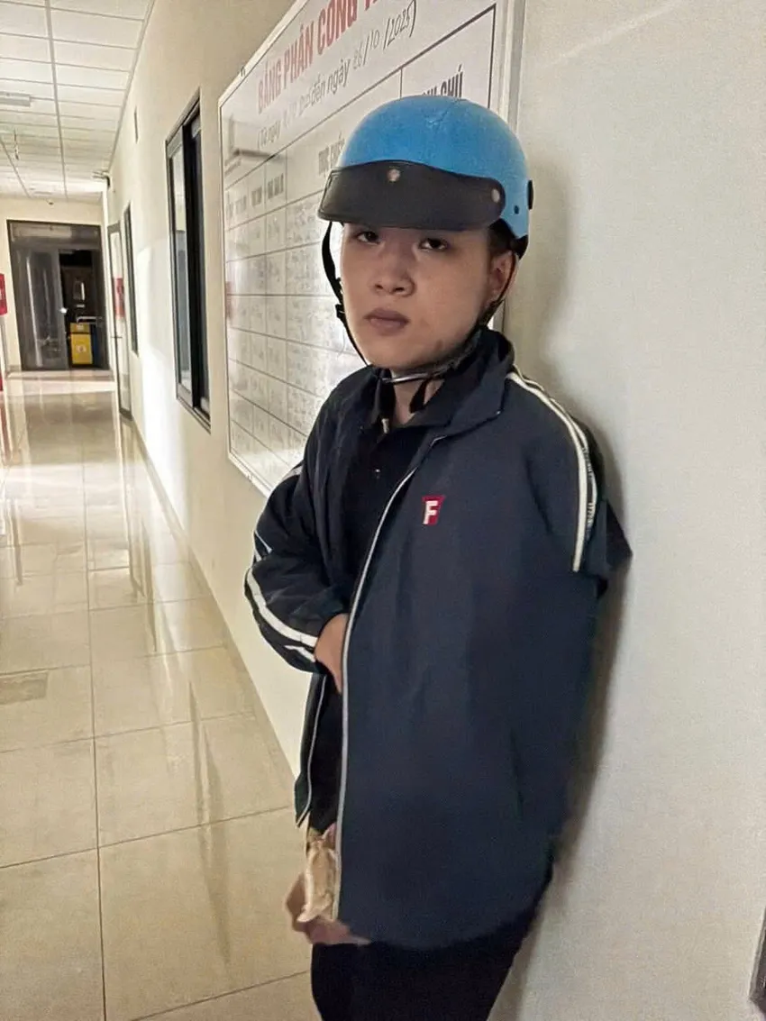 Thanh niên 16 tuổi bị sathại vô cớ trên cầu Dục Thanh chỉ vì một cái nhìn Thanh niên 16 tuổi bị sathại vô cớ trên cầu Dục Thanh chỉ vì một cái nhìn