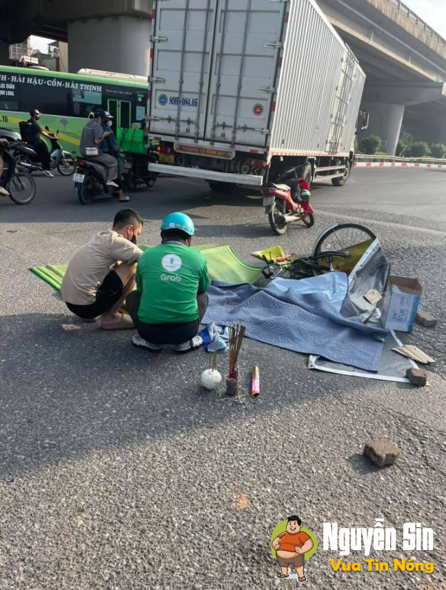 Camera ghi lại vụ TN sáng nay tại bến xe nước ngầm, cha’u hs đã không qua khỏi