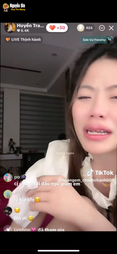 Hà Nội: Anh zai có vợ con rồi còn abc vs chị gái còn chụp ảnh làm kỷ niêm