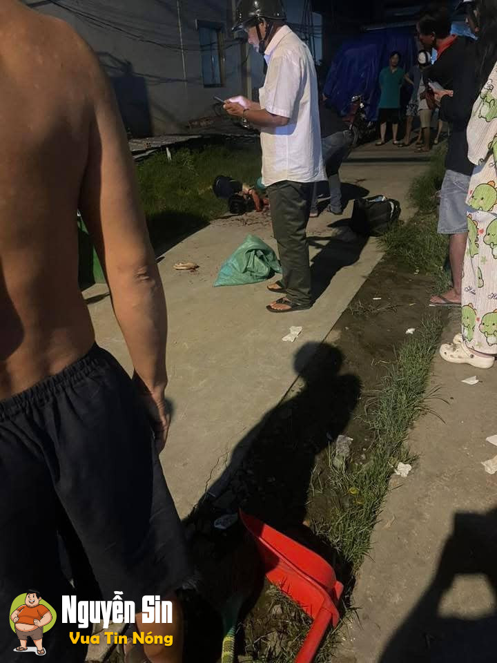 Tân Hương – Đồng Tháp tối qua: 1 người đàn ông bj ch.é/m đ.ứ/t l.ì/a bàn tay. Tân Hương – Đồng Tháp tối qua: 1 người đàn ông bj ch.é/m đ.ứ/t l.ì/a bàn tay.