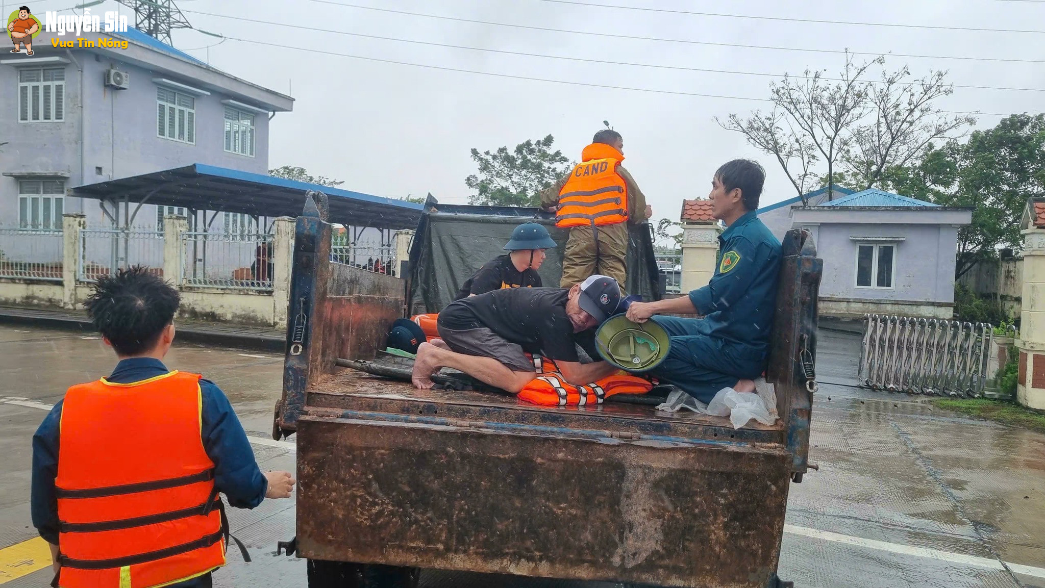 Ngạt khí máy nổ bỏ phòng kín ngủ. Ở Phong Thử, xã Điện Thọ (cũ) Ngạt khí máy nổ bỏ phòng kín ngủ. Ở Phong Thử, xã Điện Thọ (cũ)