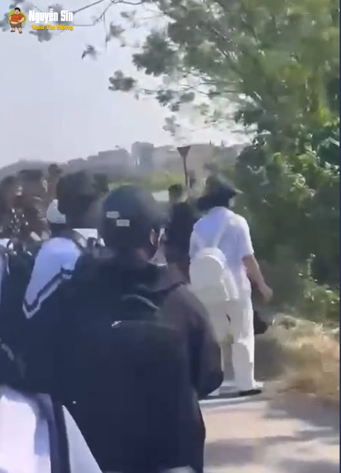 ❗Tam Hồng – Yên Lạc – Vĩnh Phúc: Cặp vợ chồng chặn đ@’nh 1 em học sinh gây xôn xao MXH