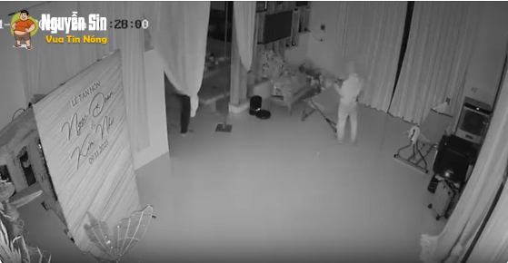 ĐỒNG NAI: 2 ĐỐI TƯỢNG BỊT MẶT, LƯNG GIẮT DA.O, TAY CẦM BÌNH XỊT LỤC LỌI TIỀN MỪNG ĐÁM CƯỚI ĐỒNG NAI: 2 ĐỐI TƯỢNG BỊT MẶT, LƯNG GIẮT DA.O, TAY CẦM BÌNH XỊT LỤC LỌI TIỀN MỪNG ĐÁM CƯỚI