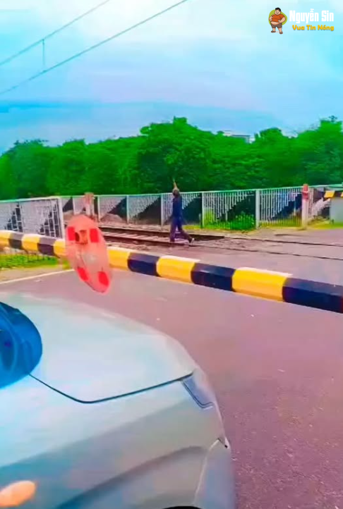 Thôi xong…còn gì là ng` nữa