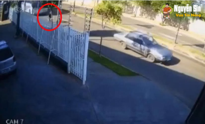 TNGT nghiêm trọng, varcham với xe khách, khiến 1 người TV ko còn nguy:en v:en TNGT nghiêm trọng, varcham với xe khách, khiến 1 người TV ko còn nguy:en v:en