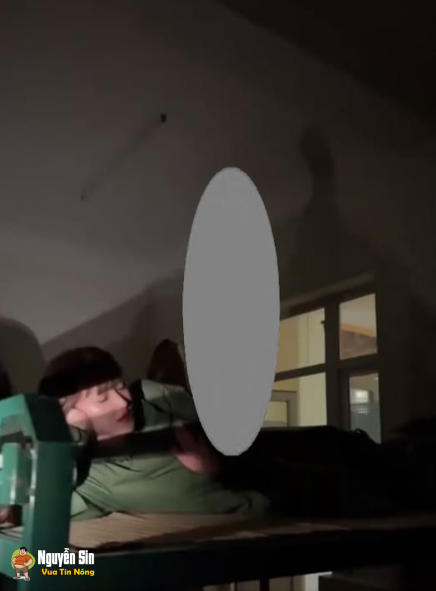 Các e ấy thật lắm trò