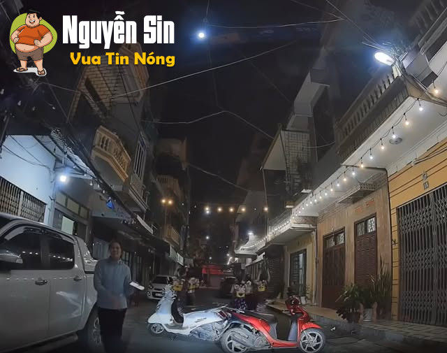 Tuổi này khó bảo lắm, lên phường bảo mới nghe thôi