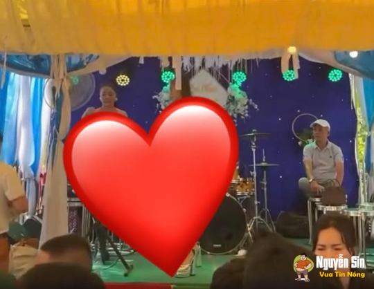 Đám ở đâu mà đãi toàn đồ ngon vậy ae nhỉ,bảo sao vk gọi mãi không về đây