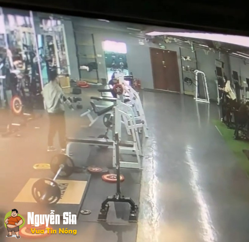 PT như này thì tốn khách lắm…