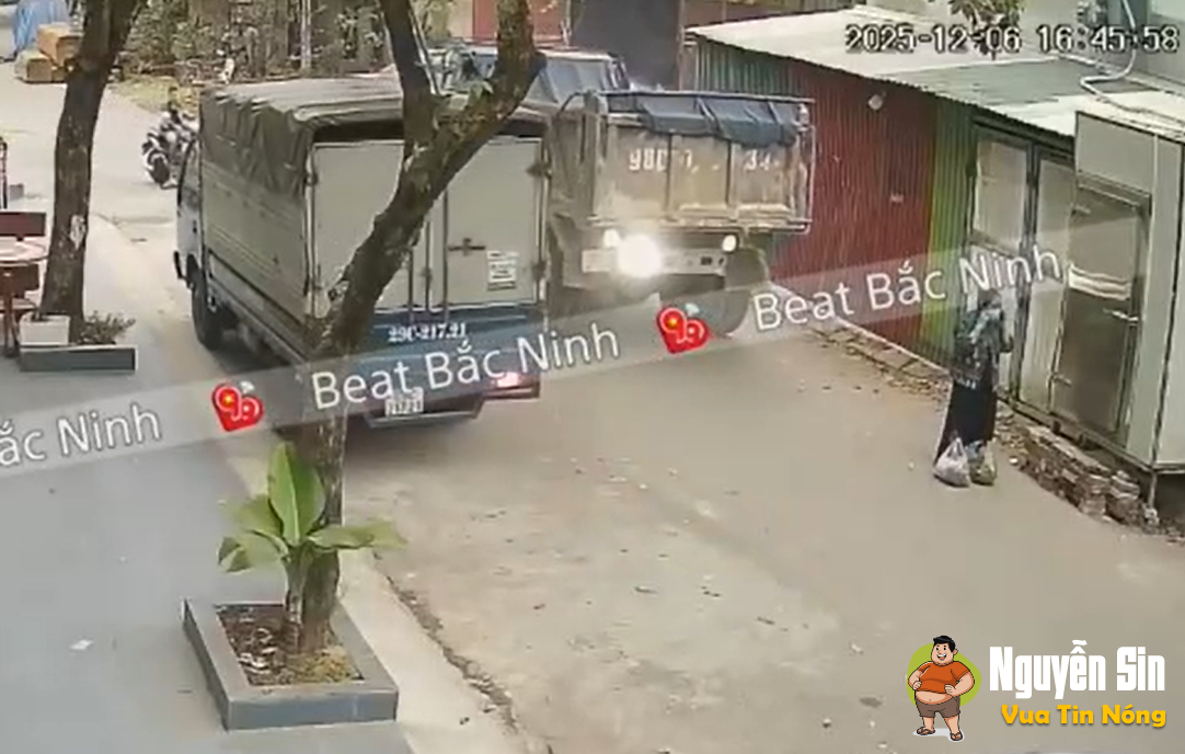 Xuân Ổ, Võ Cường, Bắc Ninh. Xe ben không hiểu kiểu gì lùi xe.. Xuân Ổ, Võ Cường, Bắc Ninh. Xe ben không hiểu kiểu gì lùi xe..