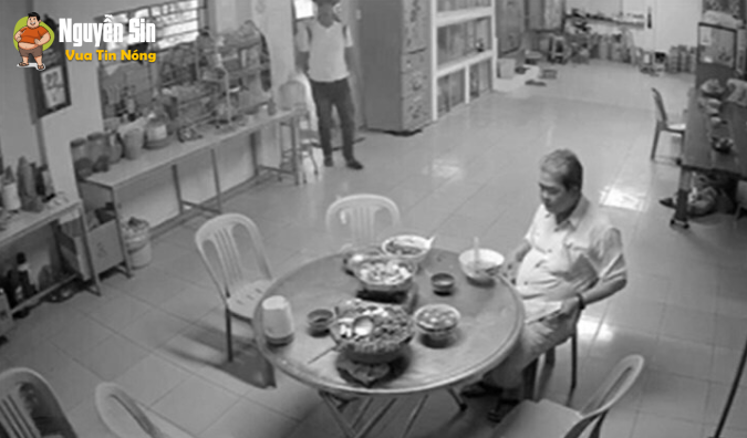 Chỉ một cái xoay lưng ấy vậy mà con mất cha mãi một đời