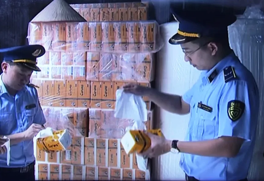 Phát hiện nhiều mẫu khăn giấy chứa vi khuẩn vượt ngưỡng cho phép 13 lần: Chuyên gia cảnh báo 1 loại ngấm đẫm chất gây dị ứng, UT