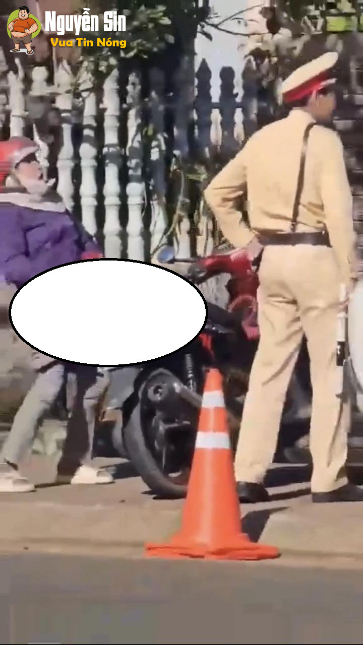 Vjde0 chị gái có hành động khó hiểu…