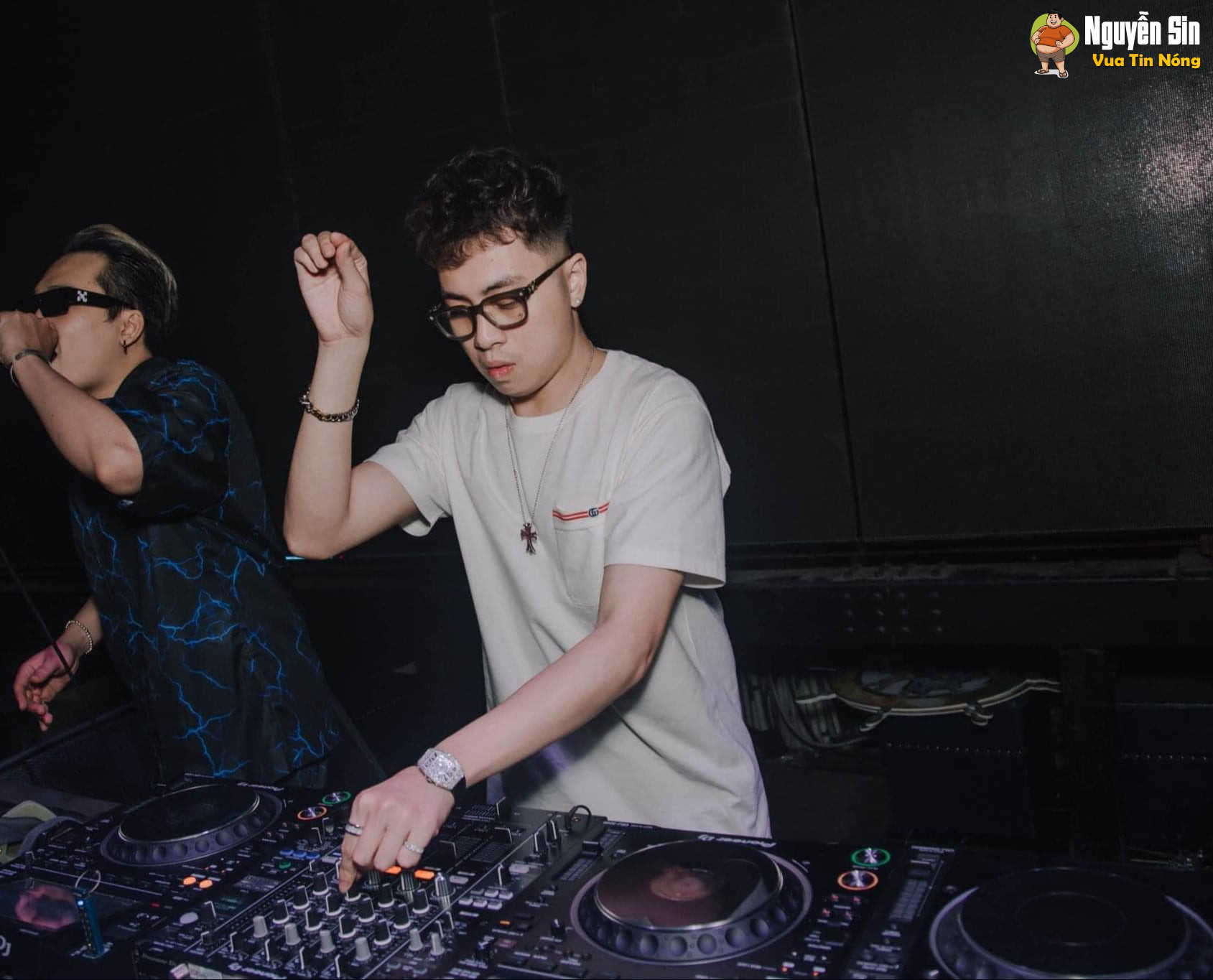 DJ Thái Hoàng là ai mà được nhắc đến nhiều trên mạng xã hội? DJ Thái Hoàng là ai mà được nhắc đến nhiều trên mạng xã hội?